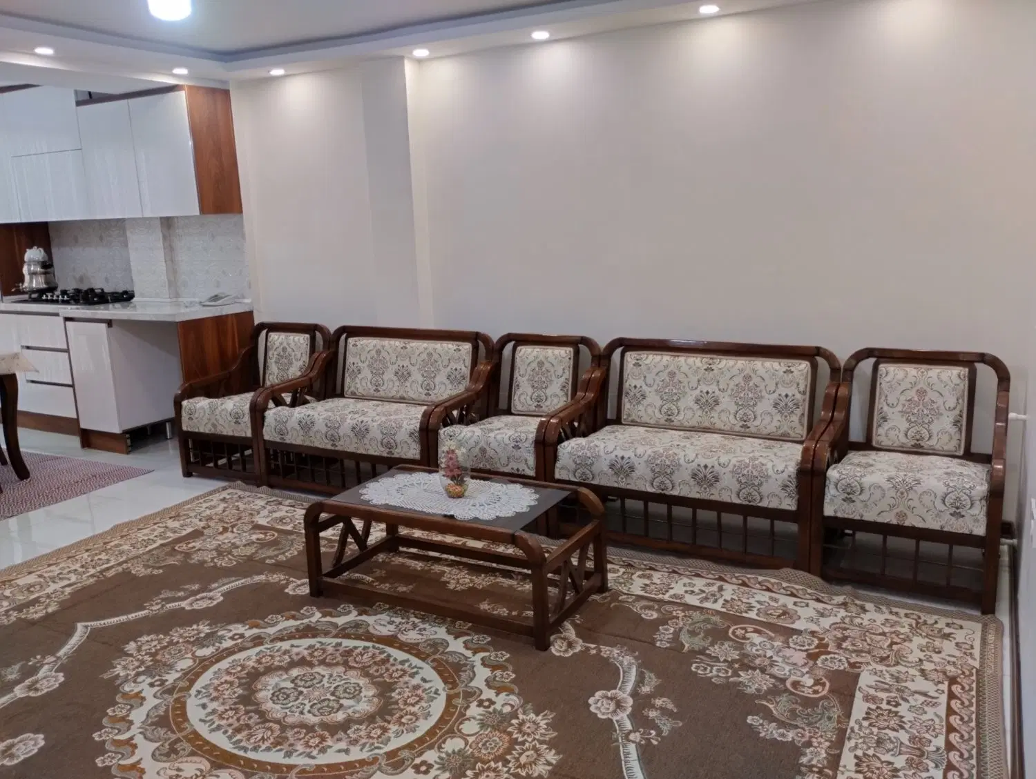 رهن و اجاره آپارتمان ۶۳ متری ، دو خواب با پارکینگ