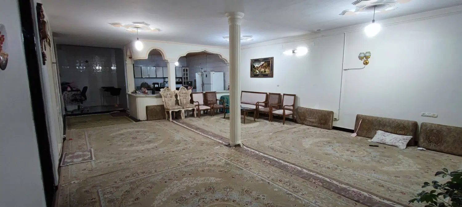ساختمان ویلایی دو طبقه جنوبی ۲۰۰ متری