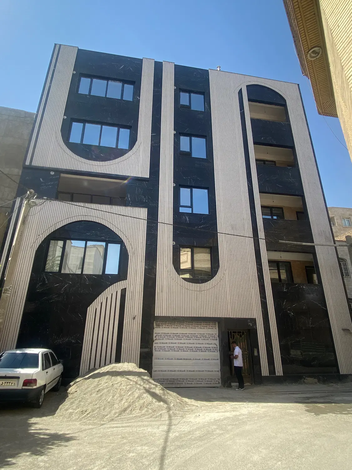 واحد ۱۲۸ متری شهریار