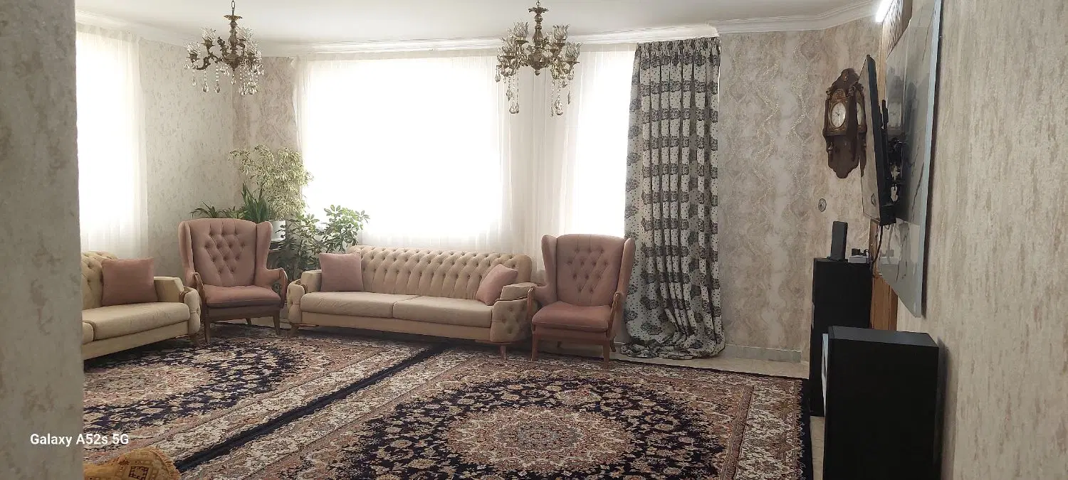 آپارتمان جمهوری ۱۷
