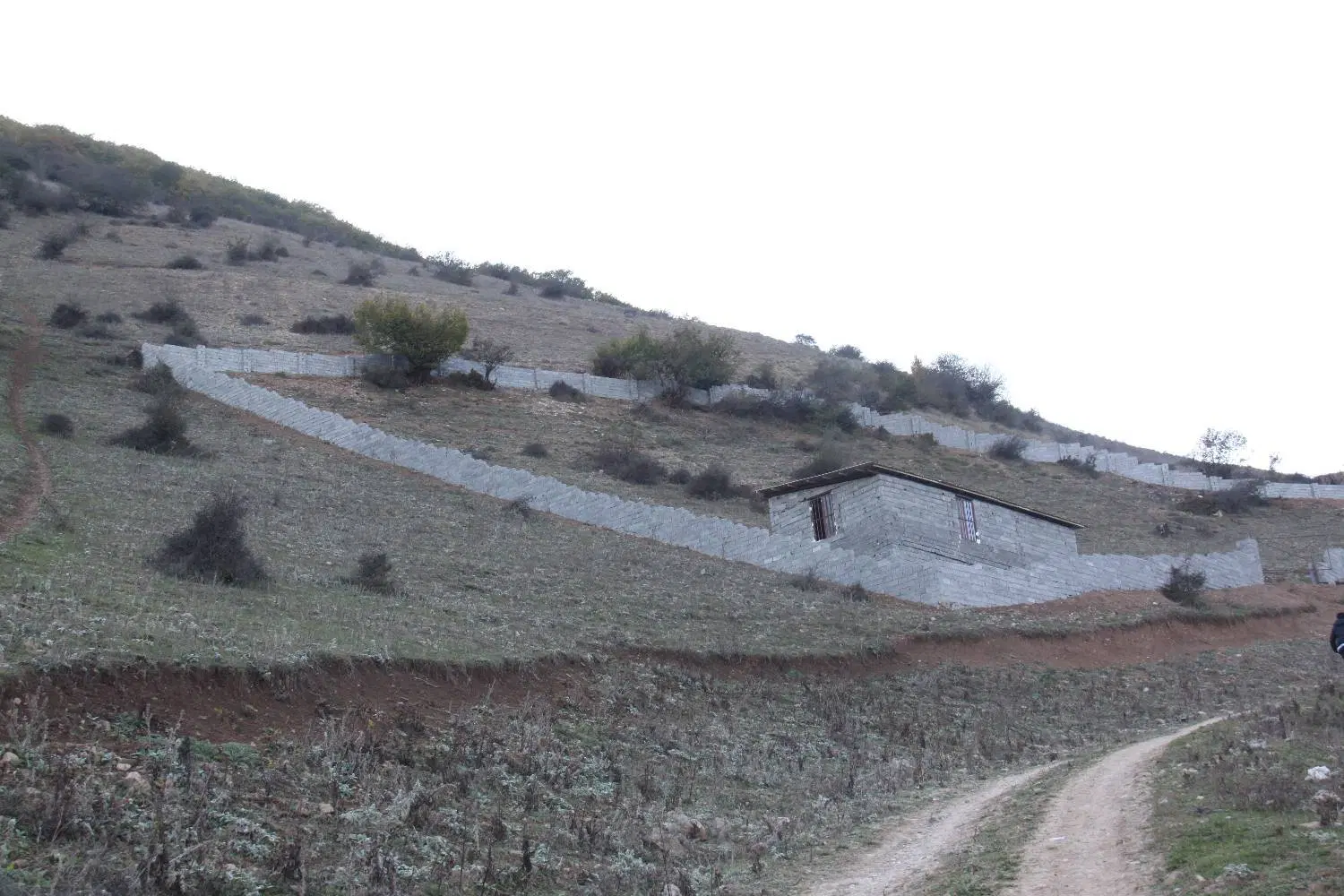 1868 متر زمین  با سند تکبرگ