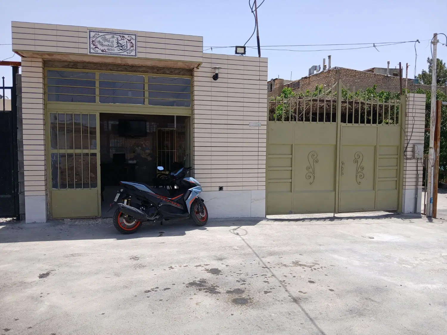 فروش ملک تجاری مسکونی بر خیابان دنارت