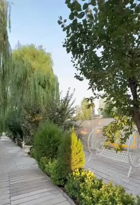۱۰۰۰ متر باغ ویلا سرسبز و جنگی در شهریار