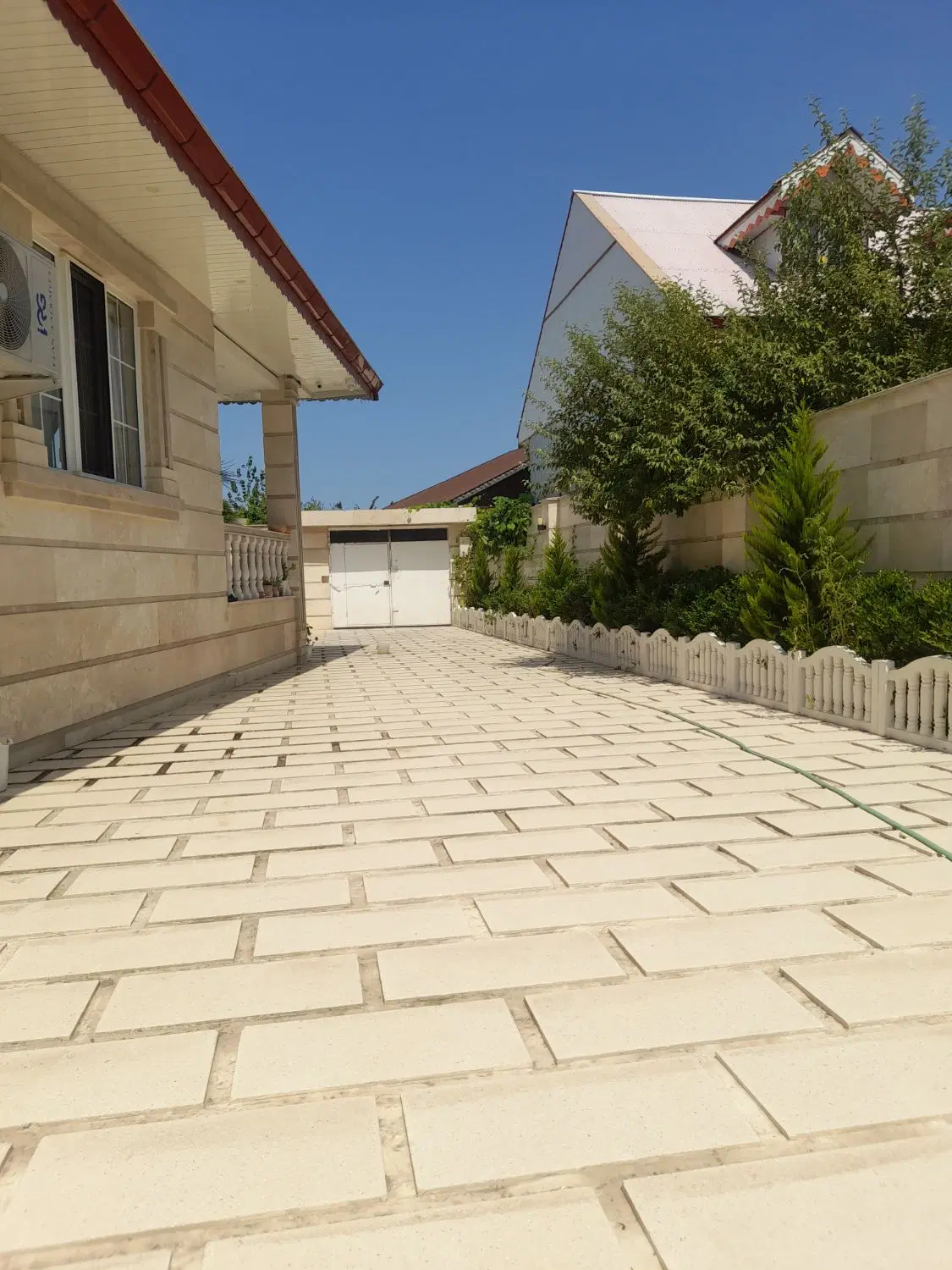 ویلایی به متراژ ۳۵۰ متر نوساز