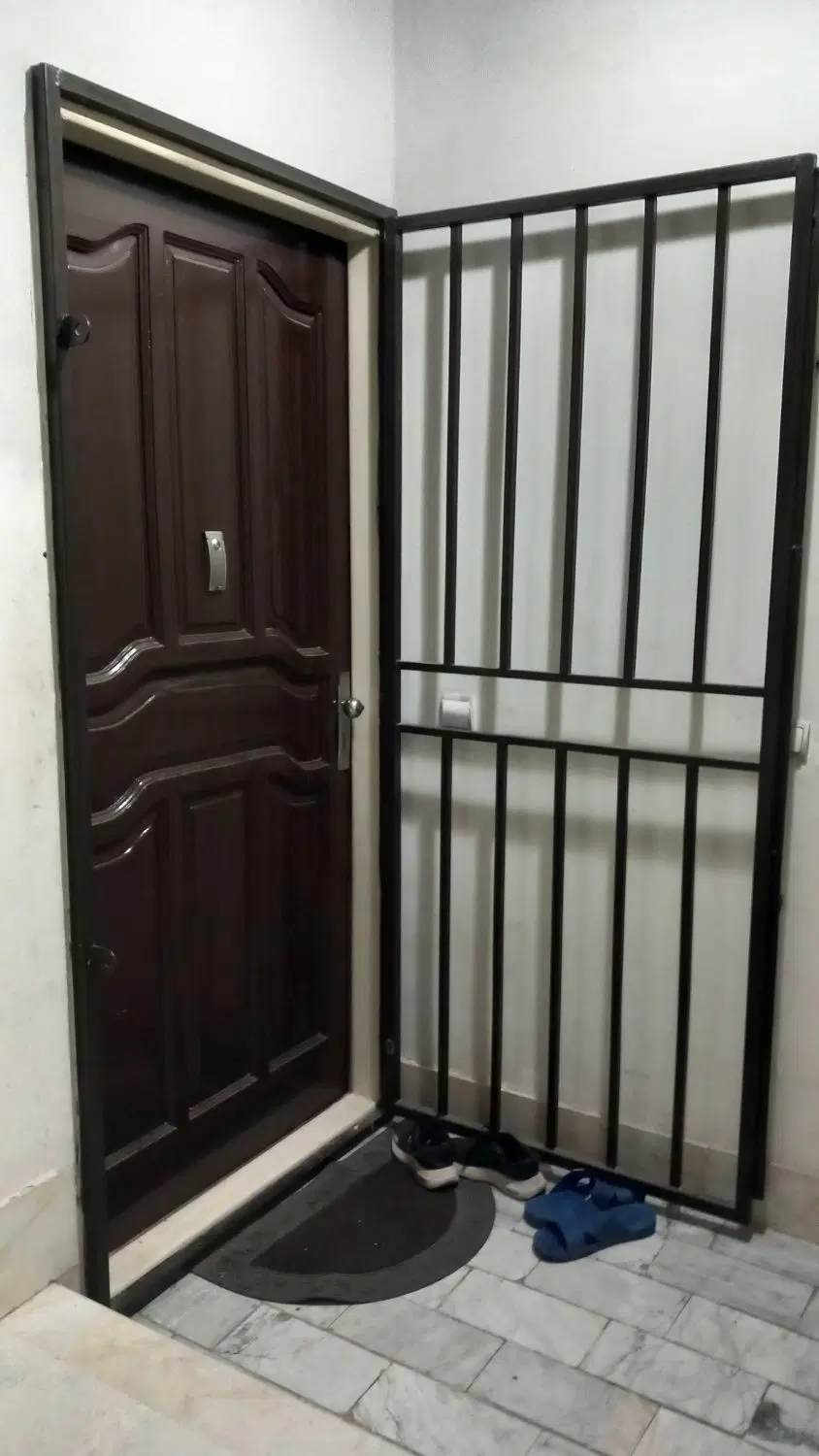 واحد۶۰ متری با حیاط خلوت