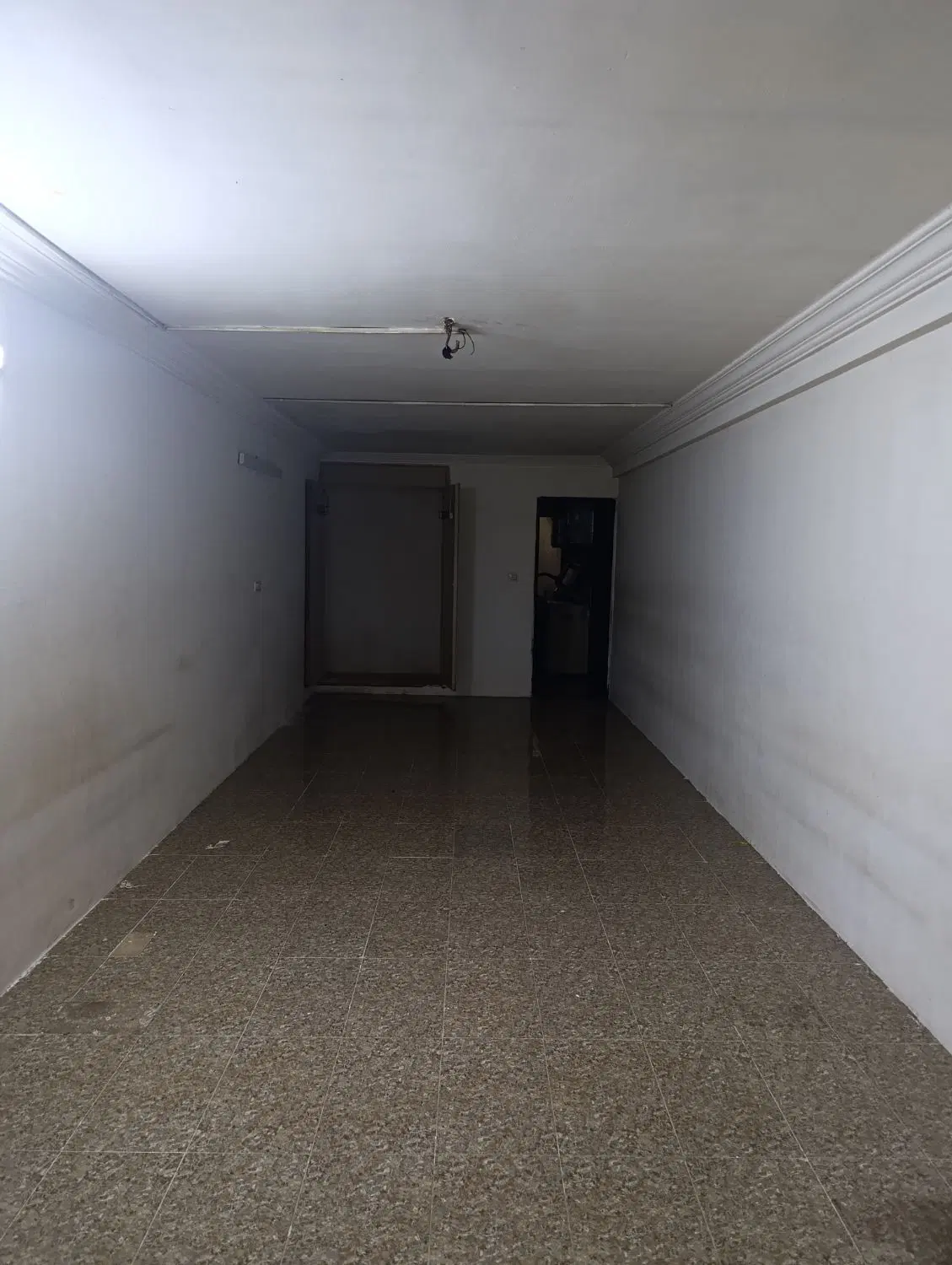 انباری ۷۰ متری