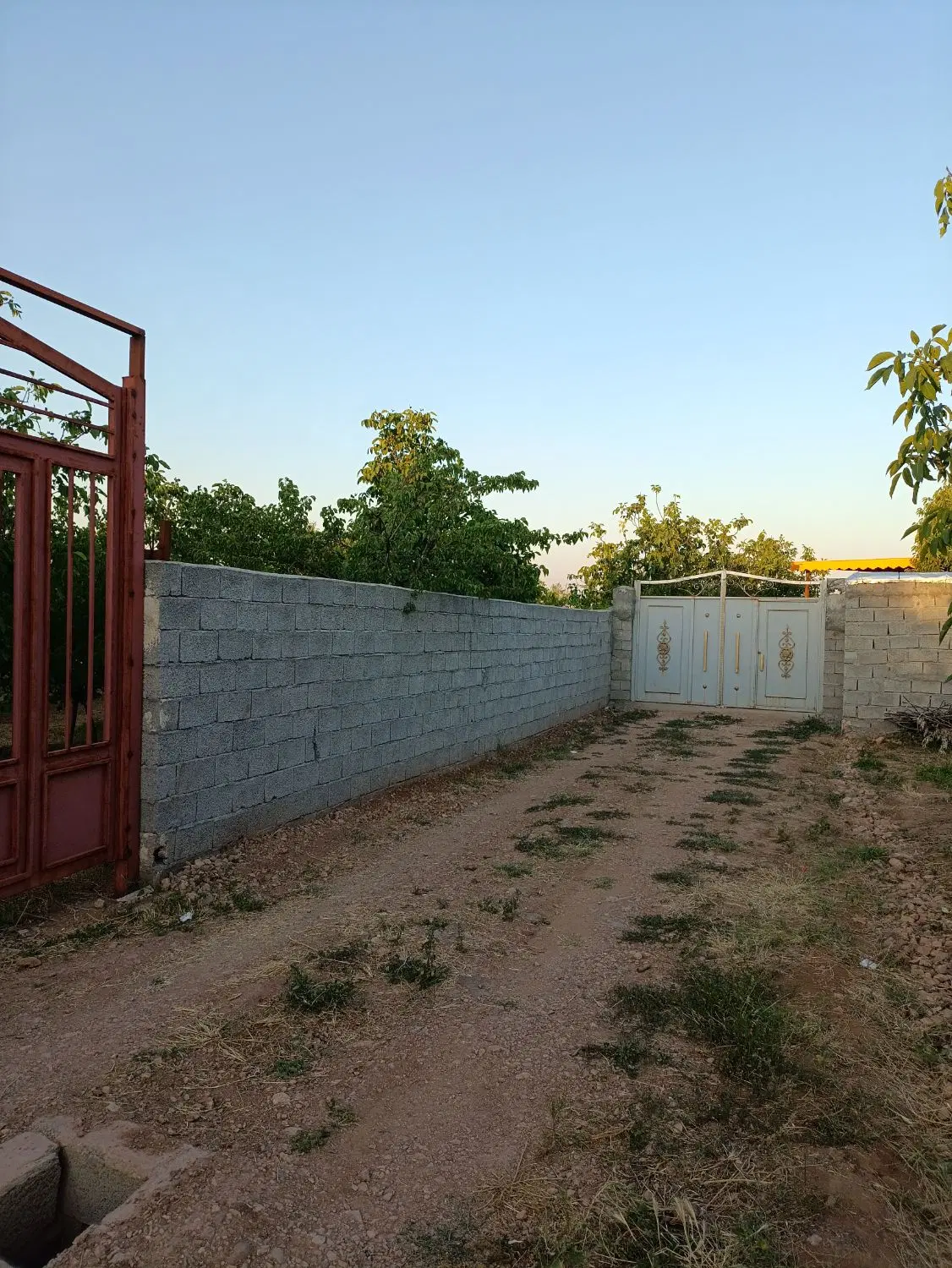 باغ 500متری دارای انشعابات آب و برق روستای مزرعه