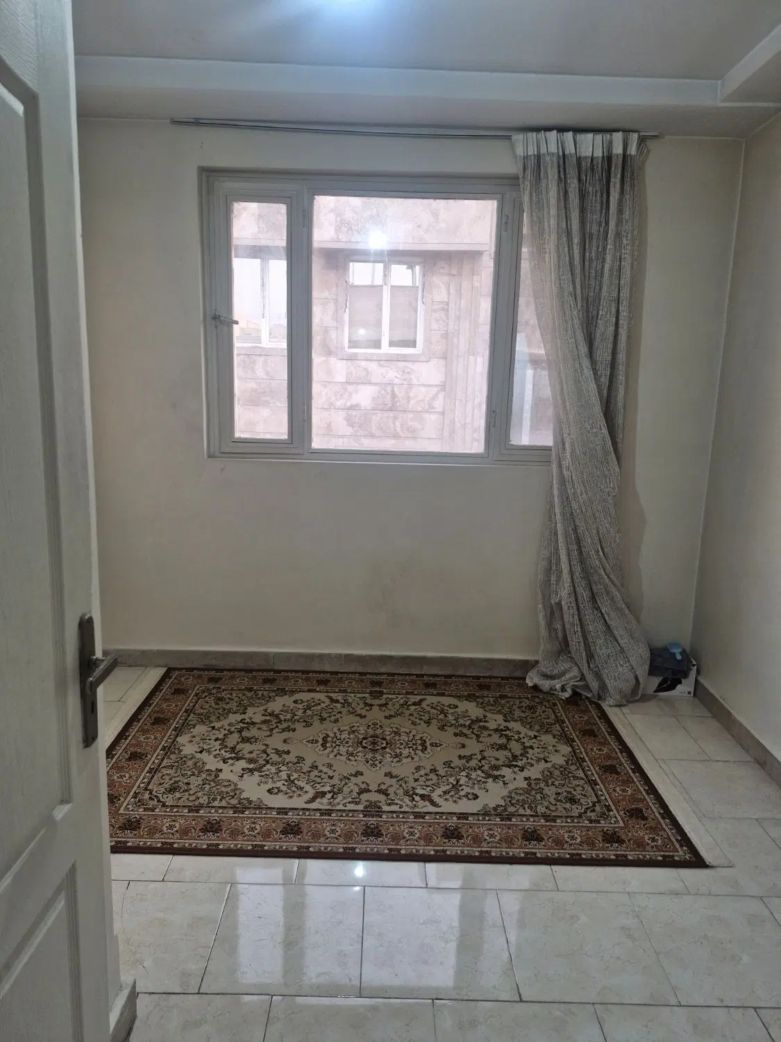 ۵۰متری پارکینگ دار