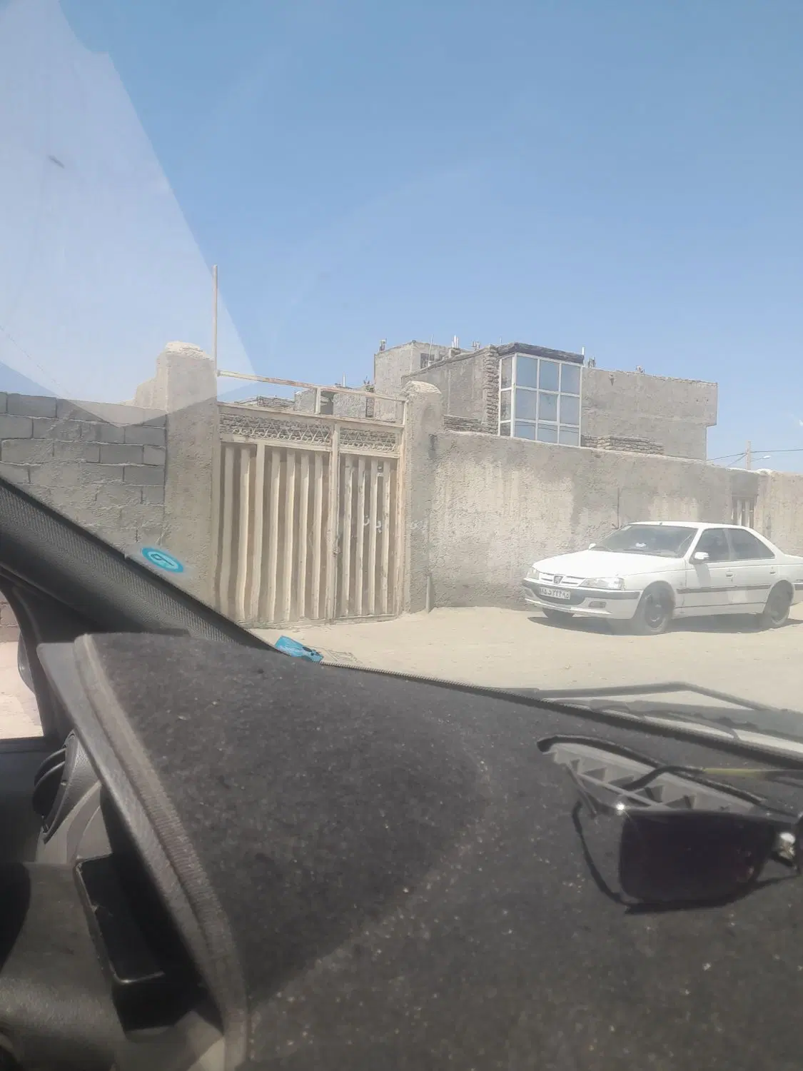 ۷۰۰متر خانه باغ حاشیه شاهنامه۱۸بین آریا۱۰و۱۲
