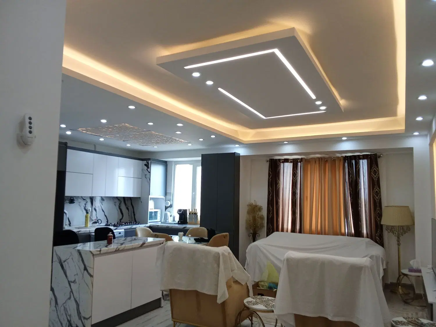 فاز ۴ _لاکچری _دوخوابه _با پارکینگ و انباری _فوری