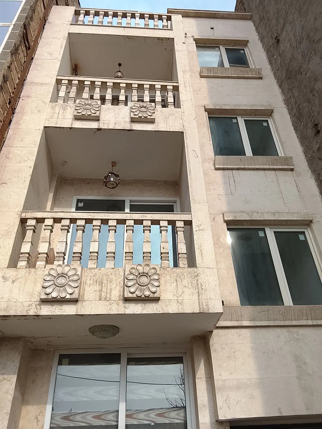 خانه اجاره ای طبقه دوم ابوطالب 61