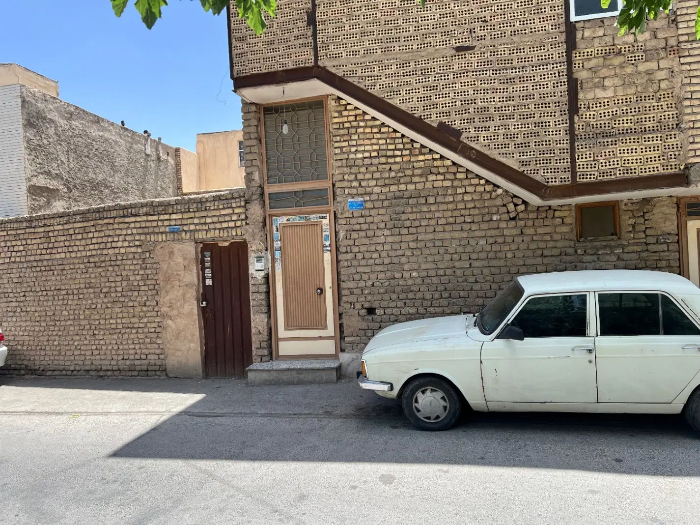 فروش زمین خوش نقشه بر خیابان گاردر