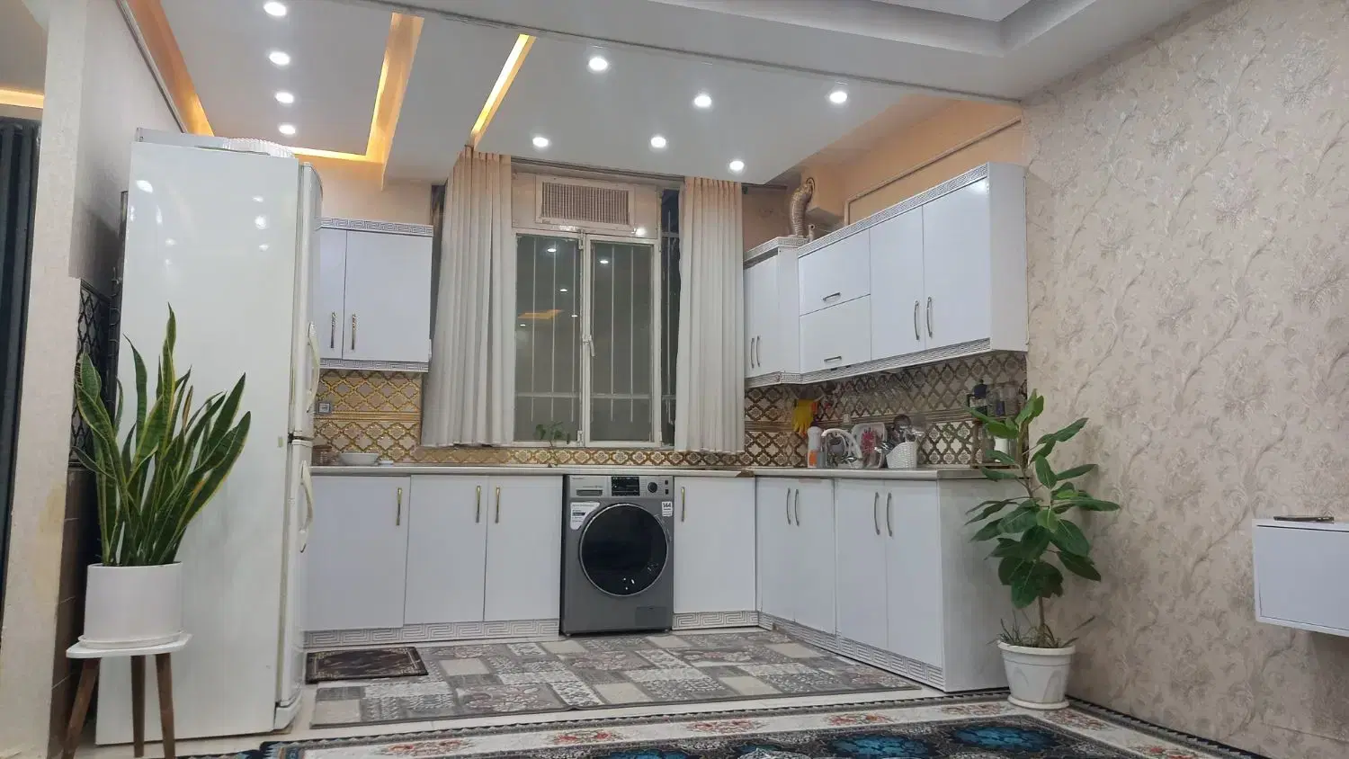 طبقه همکف ۱۰۵ متر دو خواب