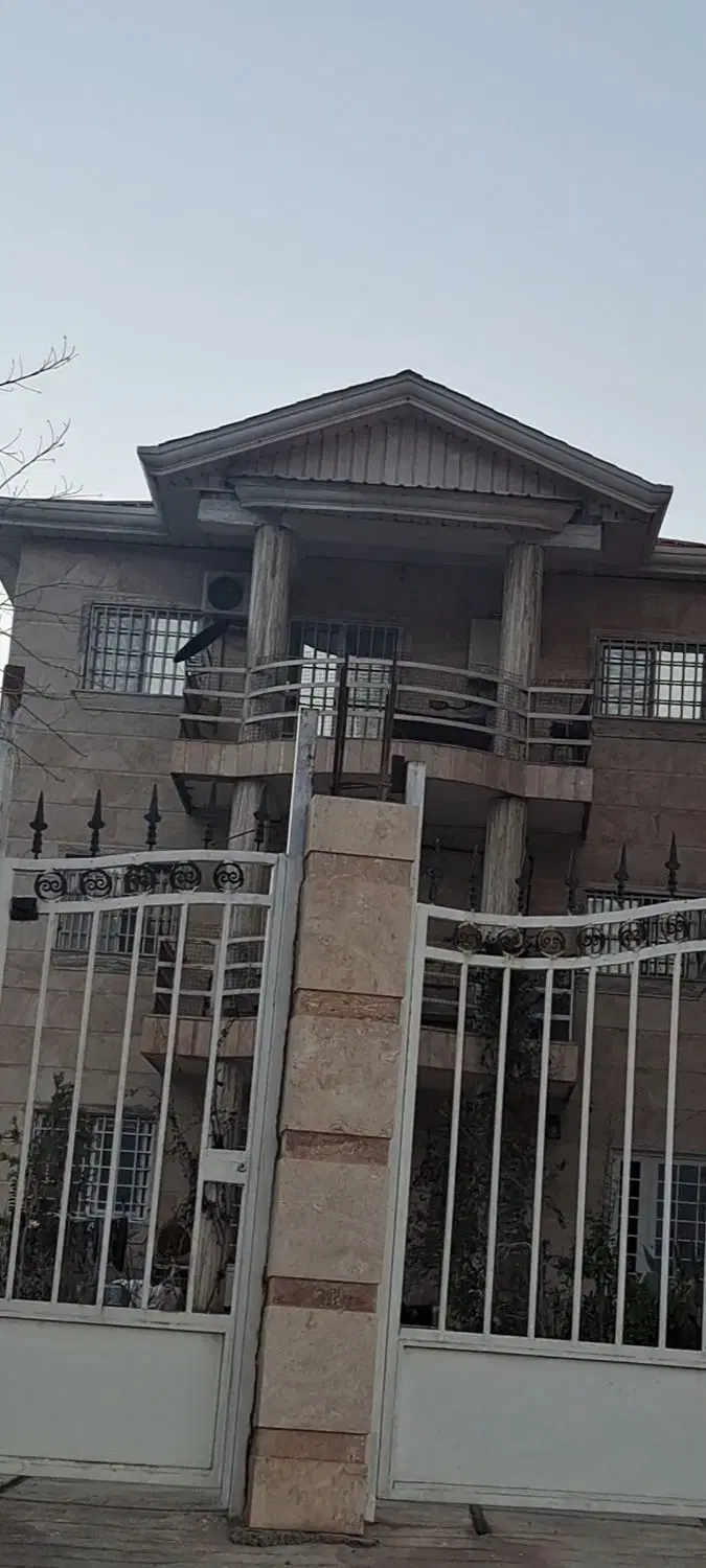 ۶۰۰متر ۳طبقه سنددار مرزن اباد