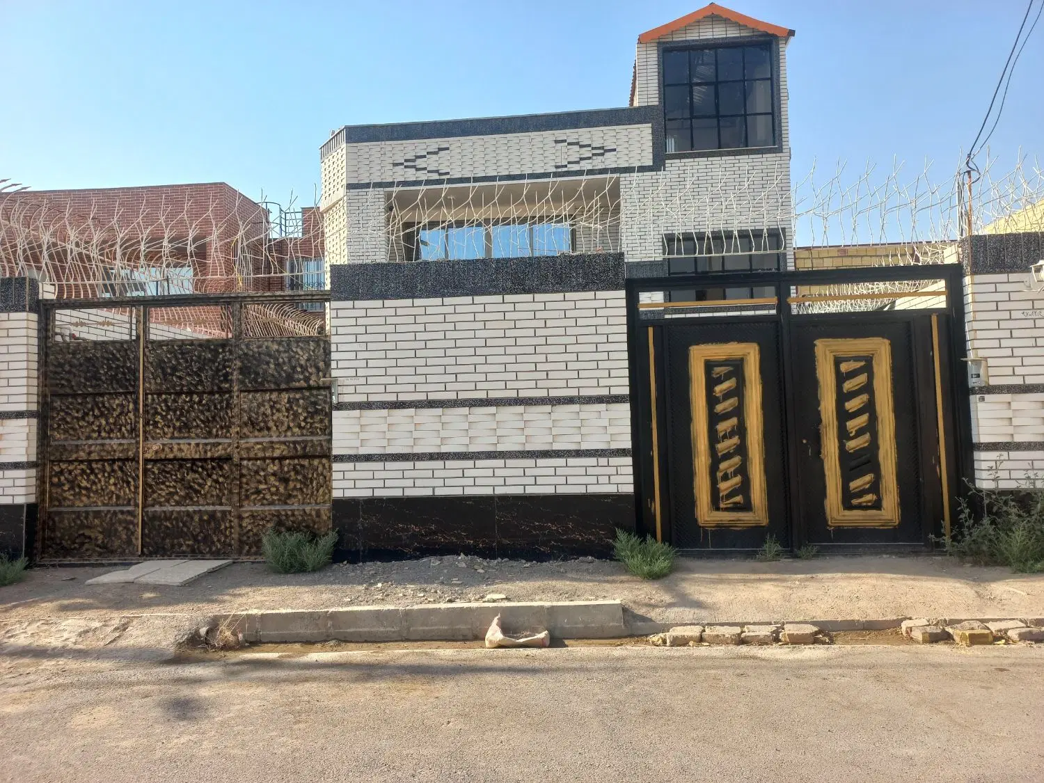 فروش یک طبقه  ساختمان