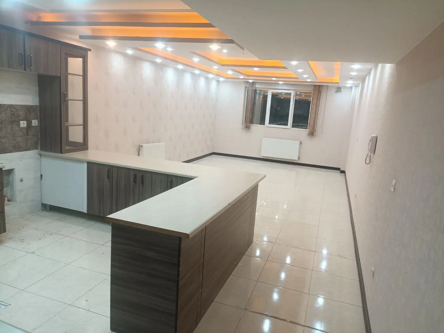 ۲ خواب ۱۱۰ متری ، ساخت ۹۷ ، جنوبی درب حیاط ، شیک