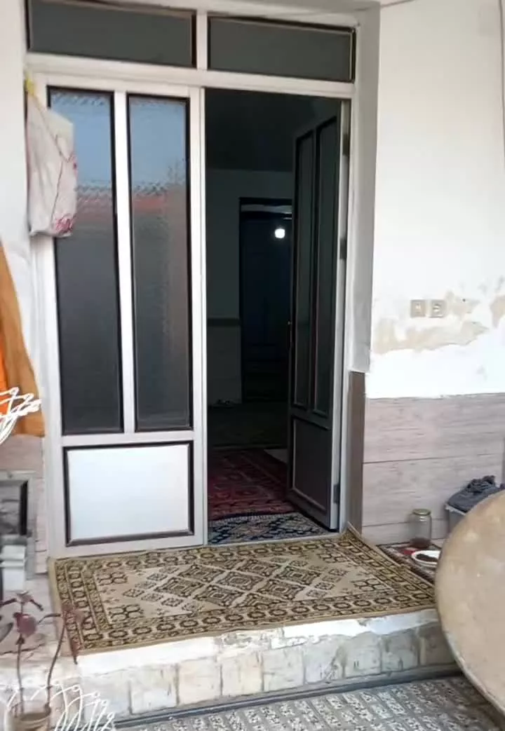 اجاره خانه ۲ خواب در کاشانی  طبقه پایین