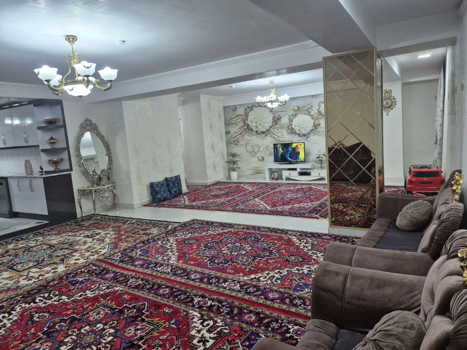 آپارتمان ۱۳۰ متری در ارم