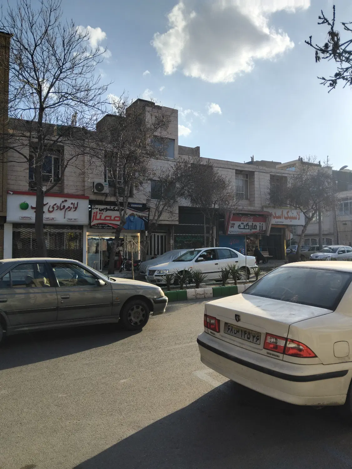 مغازه با آپارتمان در بهشتی