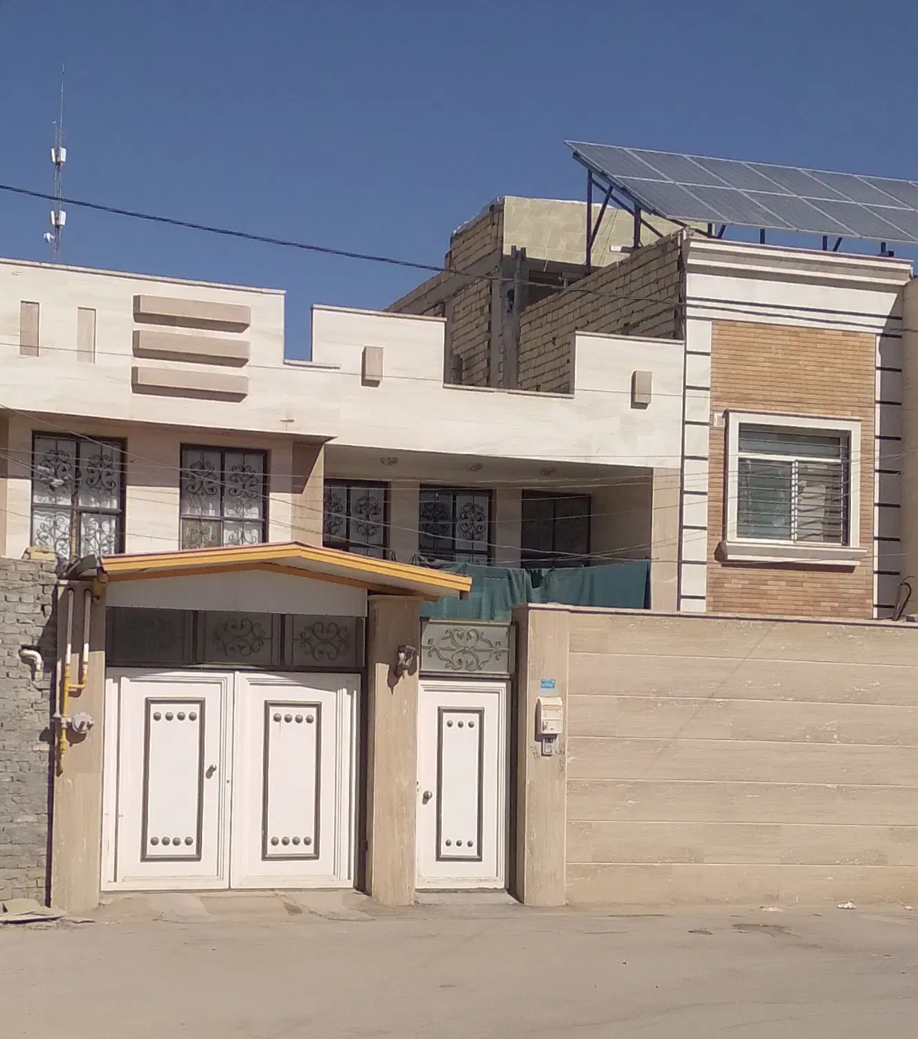 منزل دوطبقه  و دوکله شیک شهرک لاله پاسداران