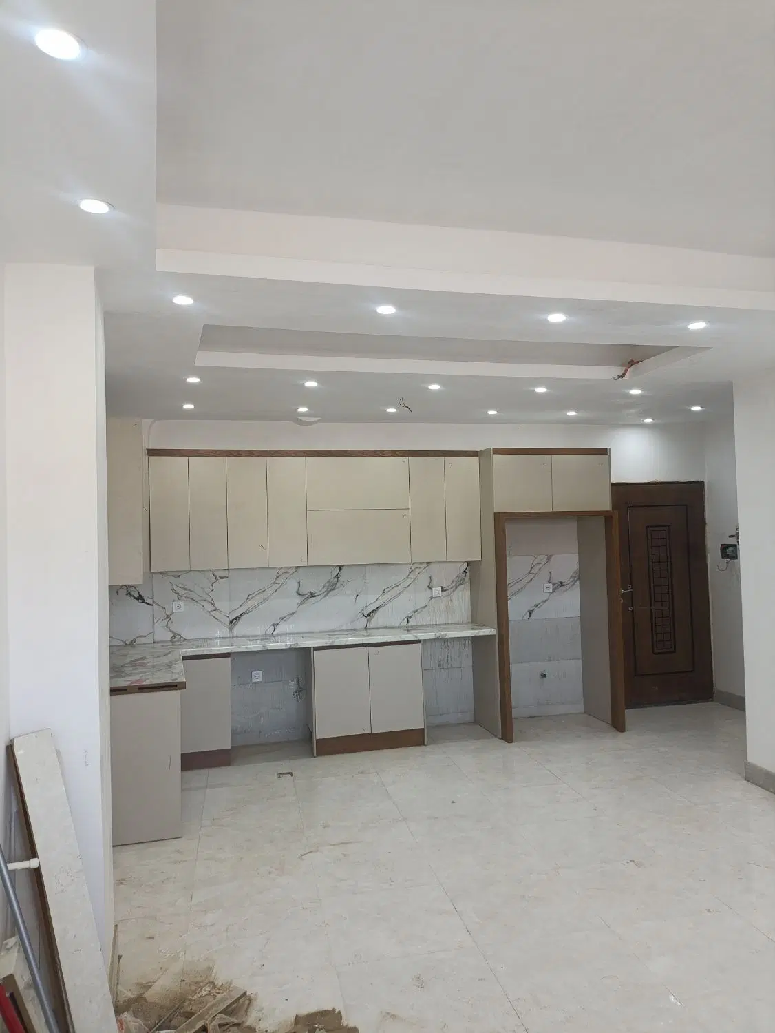واحد اپارتمان 70 متری نوساز فول امکانات ورامین