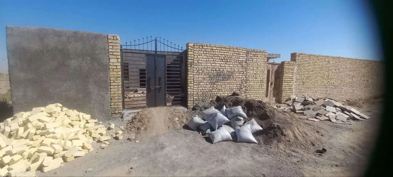 خانه باغ نیمه کاره جاده قمصر