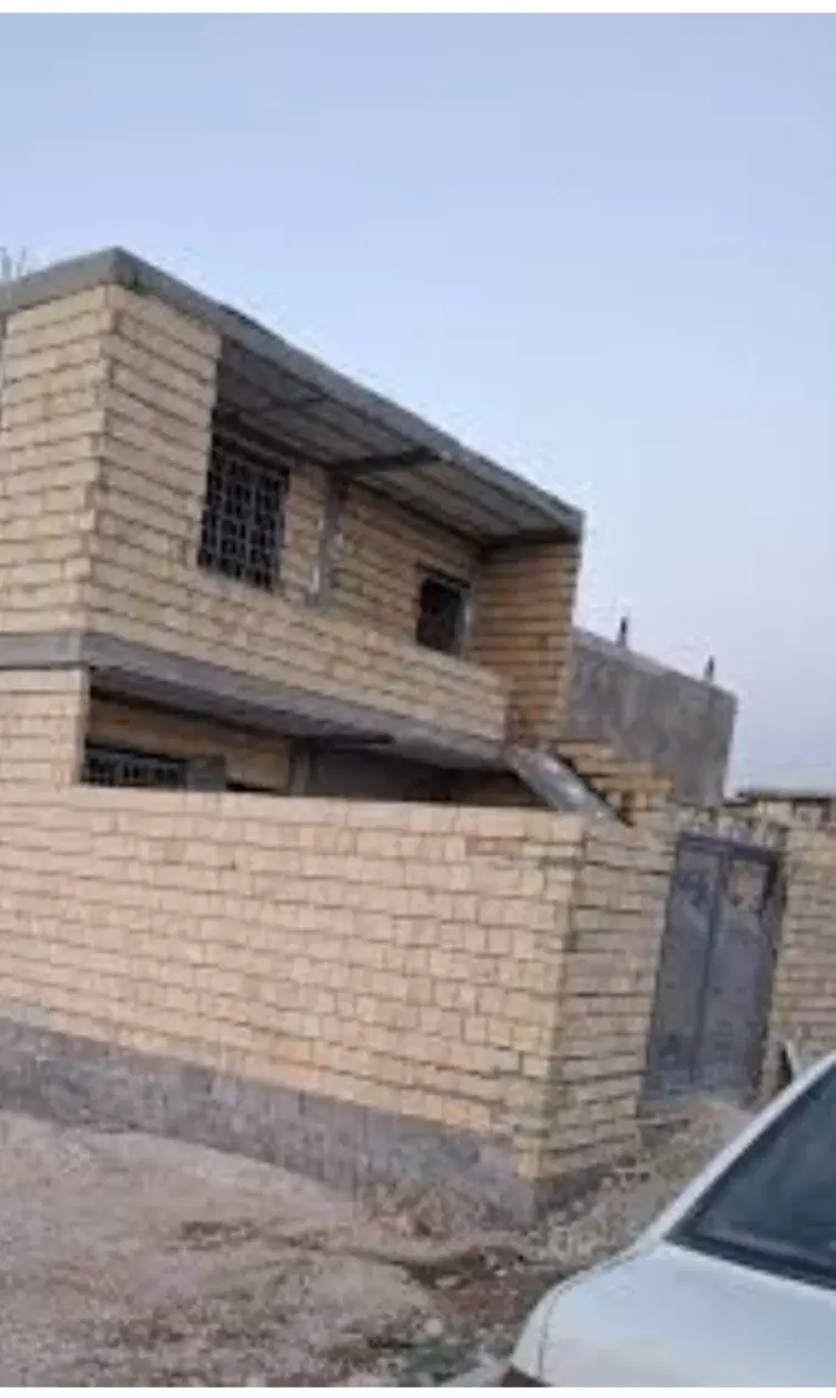 یک قطعه زمین به متراژ  ۱۱۵ متر