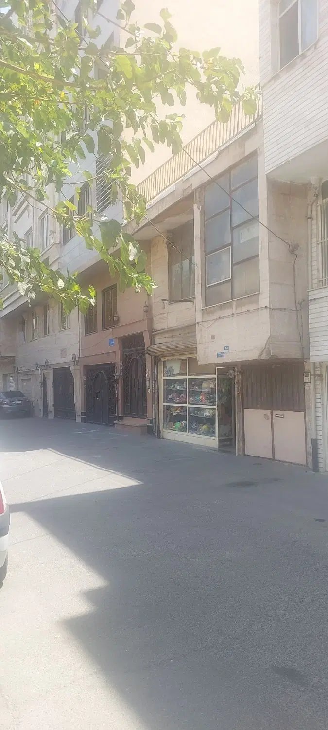 خانه کلنگی قابل سکونت با تجاری