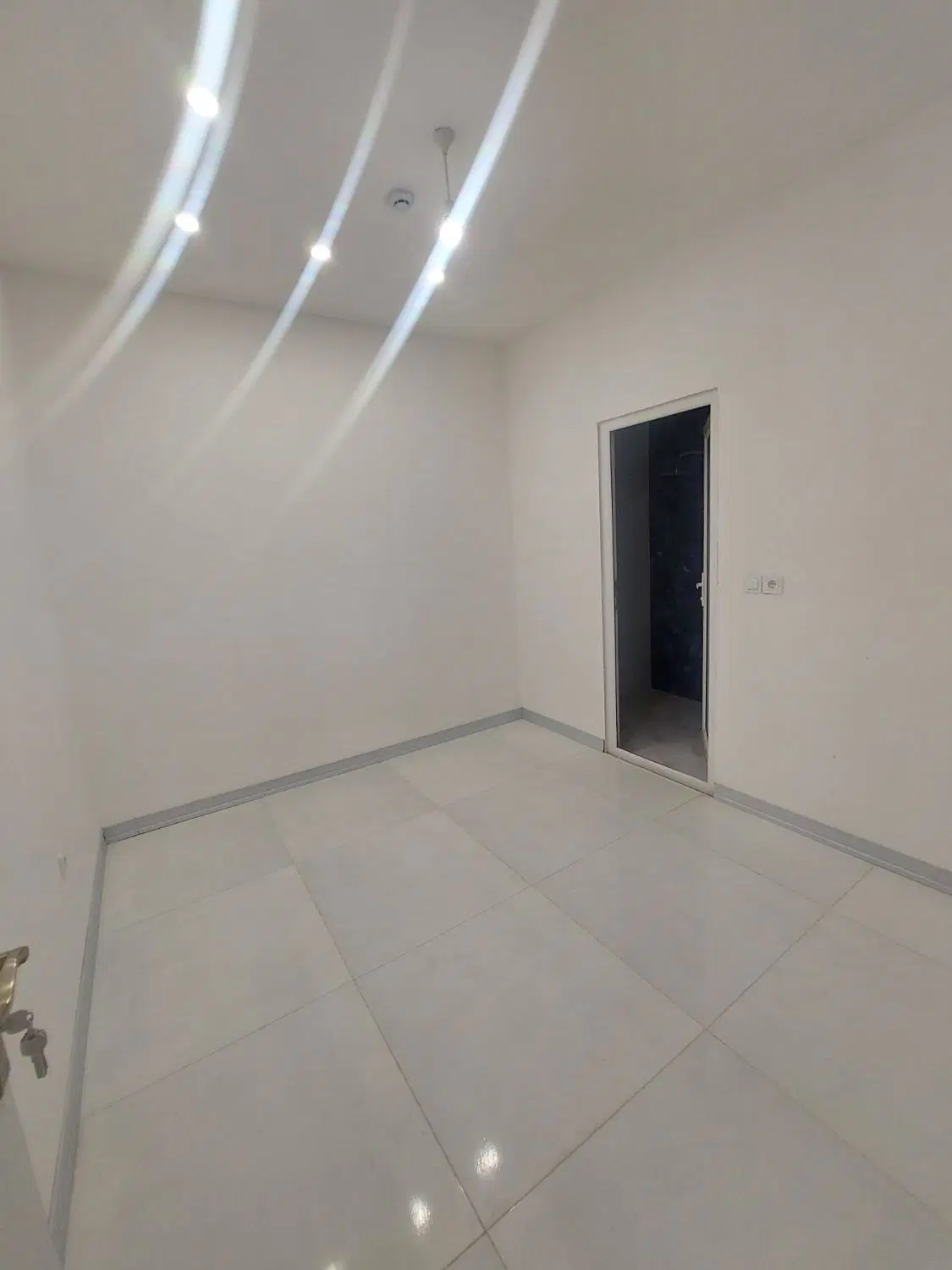 اپارتمان لوکس کوشش 18(املاک زاهدان )
