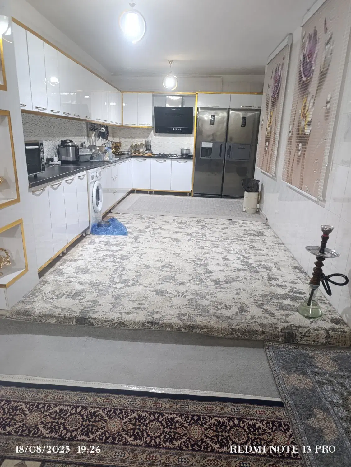200متر طبقه دوم همراه با پارکینگ