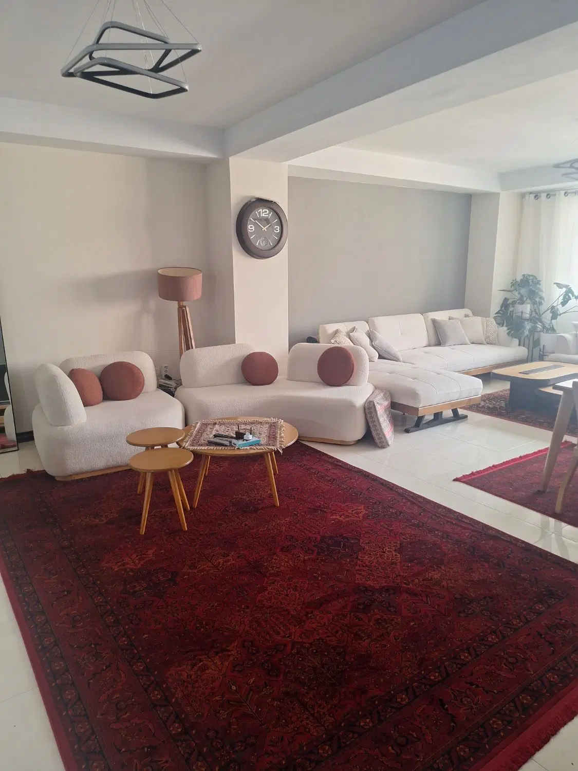 فروش یک واحد آپارتمان سه خوابه