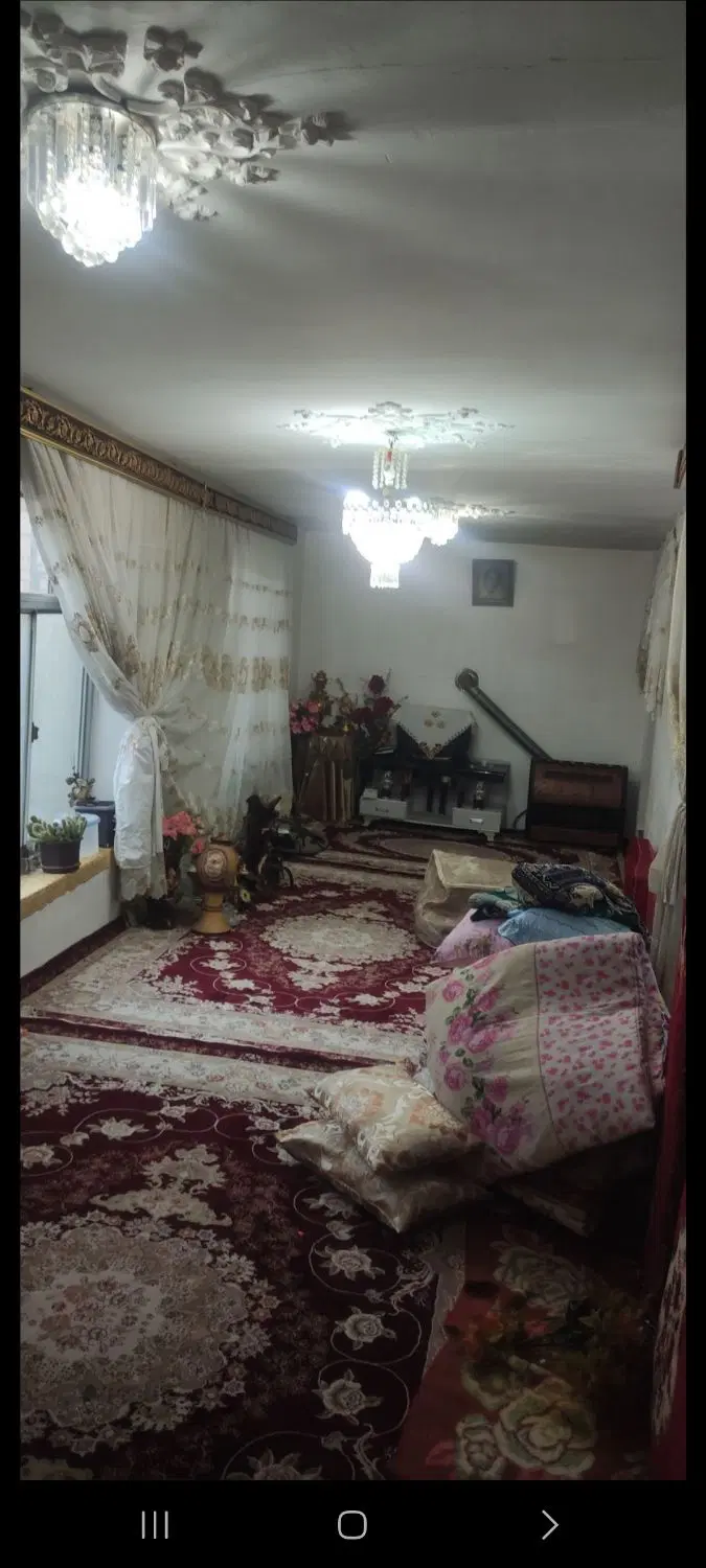 فروش خانه حیاط دار بامغازه