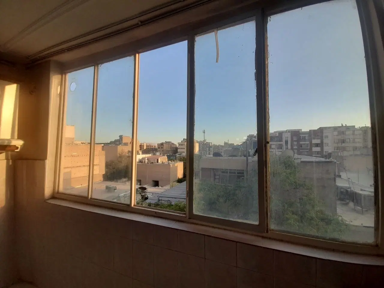 بر  خیابان جنیدی ۷۵ متری قولنامه