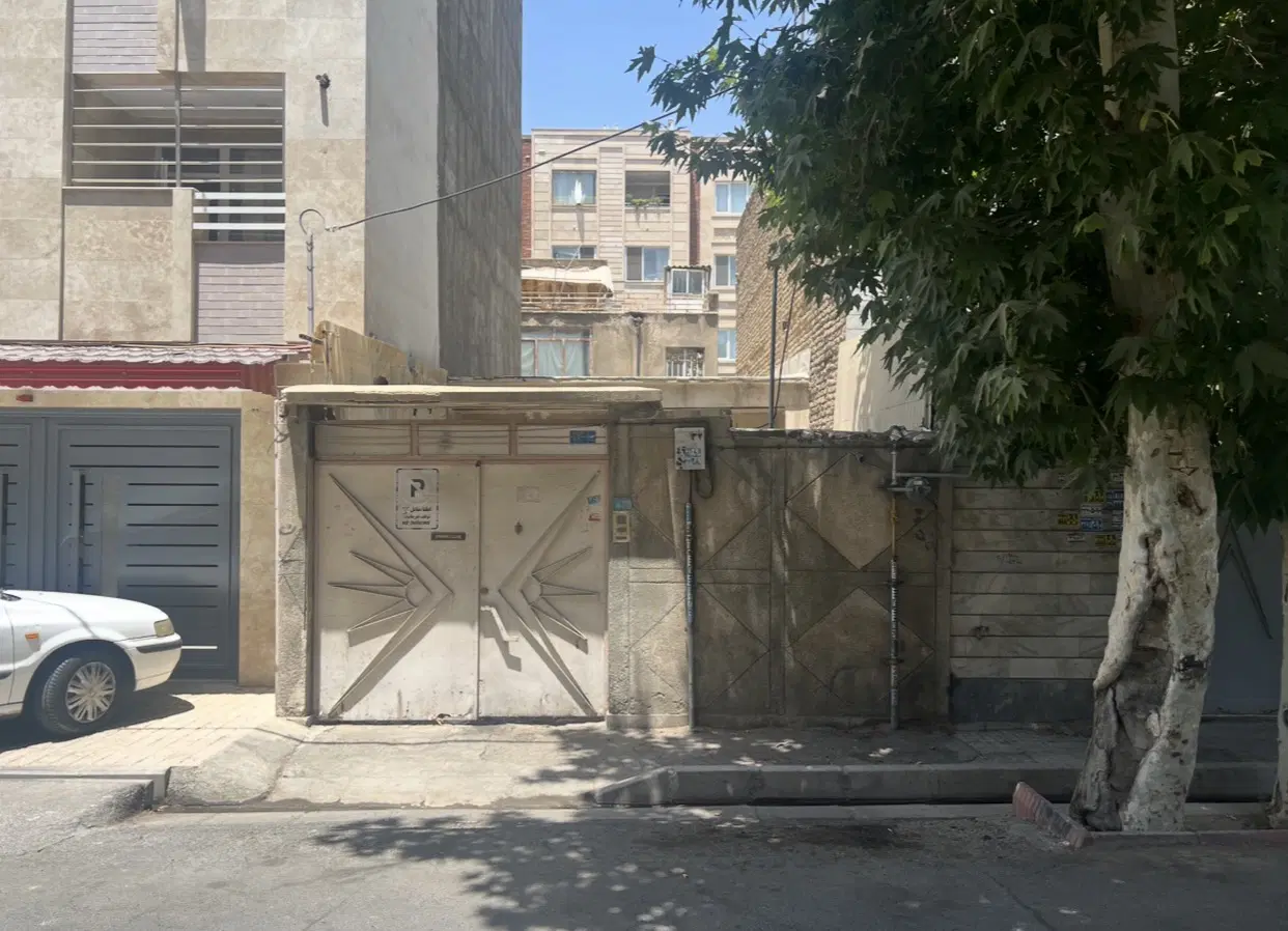 فروش خانه ویلایی حیاط‌دار در کرج_ سند تک‌برگ