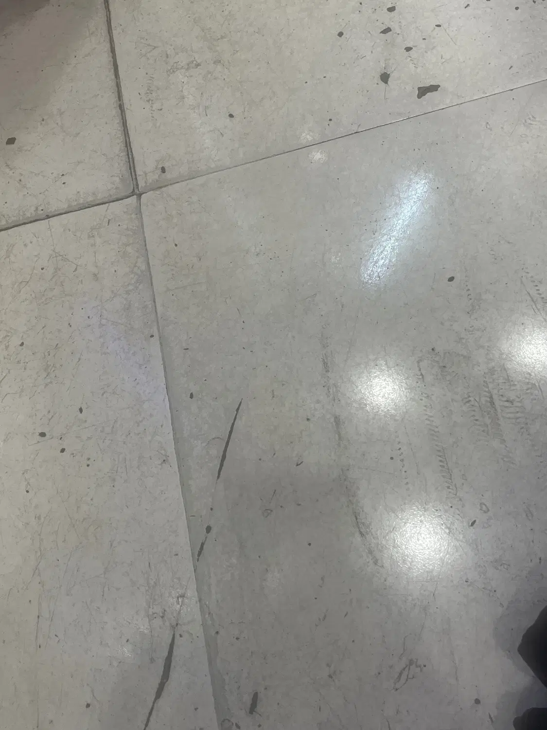فروش انبار کوچک چراغ برق
