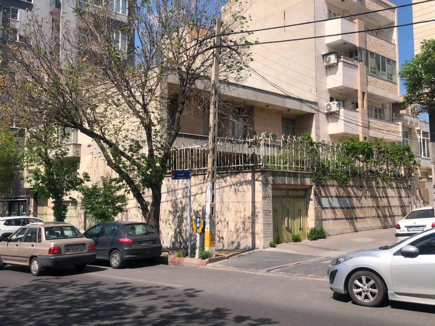 خانه دونبش در بهترین نقطه لاله زار جهت ساخت و ساز