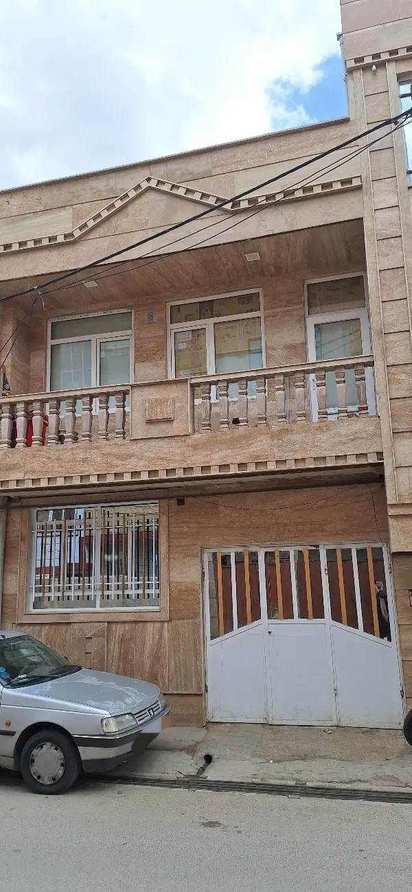 دو طبقه فروشی