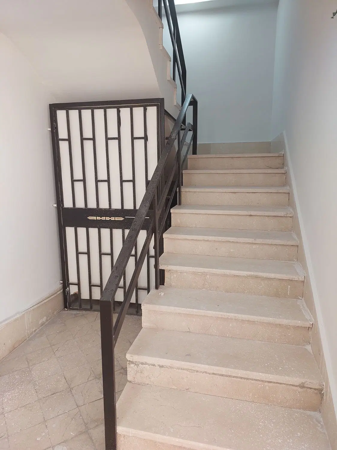 اجاره واحد آپارتمان فول لاکچری اشکانیه