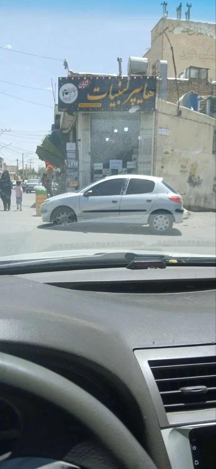 مغازه ۳۳متری فلاطوری.خیابان محمدطاهر.نبش۴راه