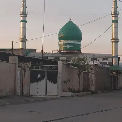 یک قواره زمین حدودا ۱۲۰ متری