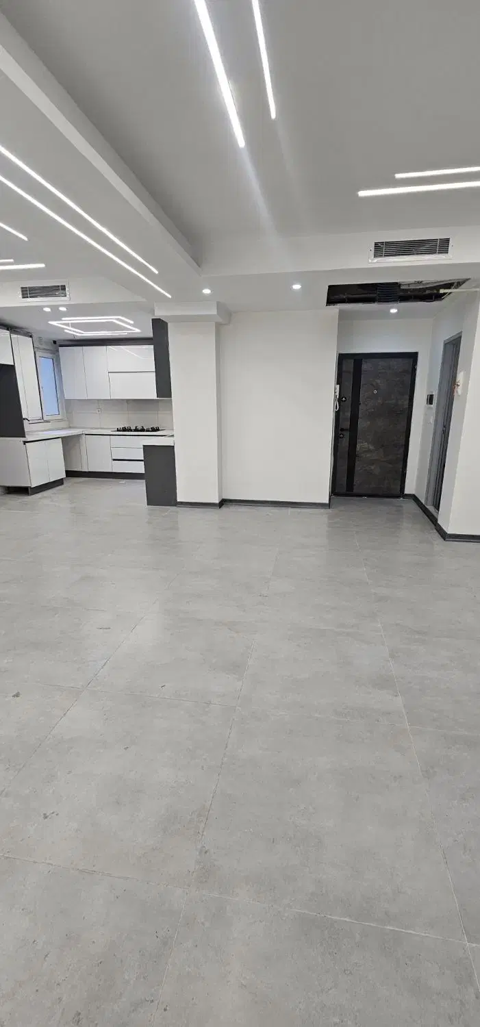 آپارتمان ۱۰۵مترنارمک نوساز۲پارکینگ سندی(مالک هستم)