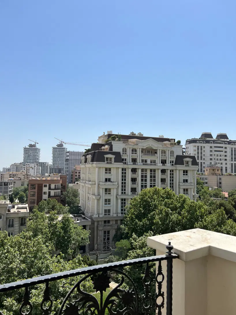 فروش اپارتمان ۲۲۰ متری فرشته