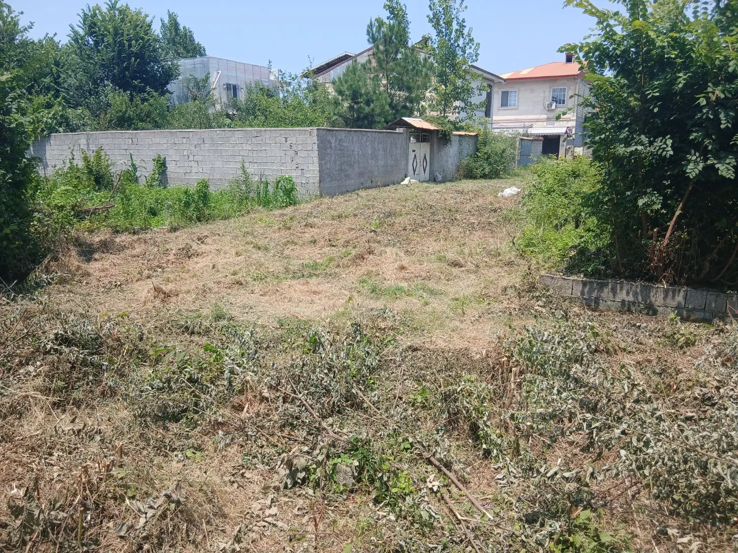 زمین شهری صومعه‌سرا