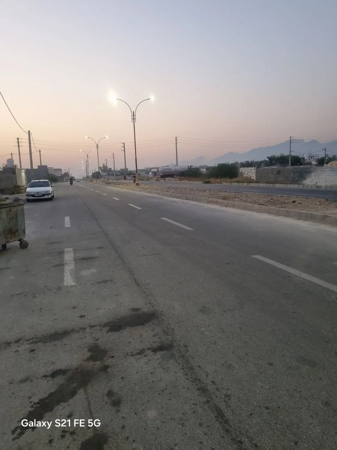 زمین تجاری نفت و گاز