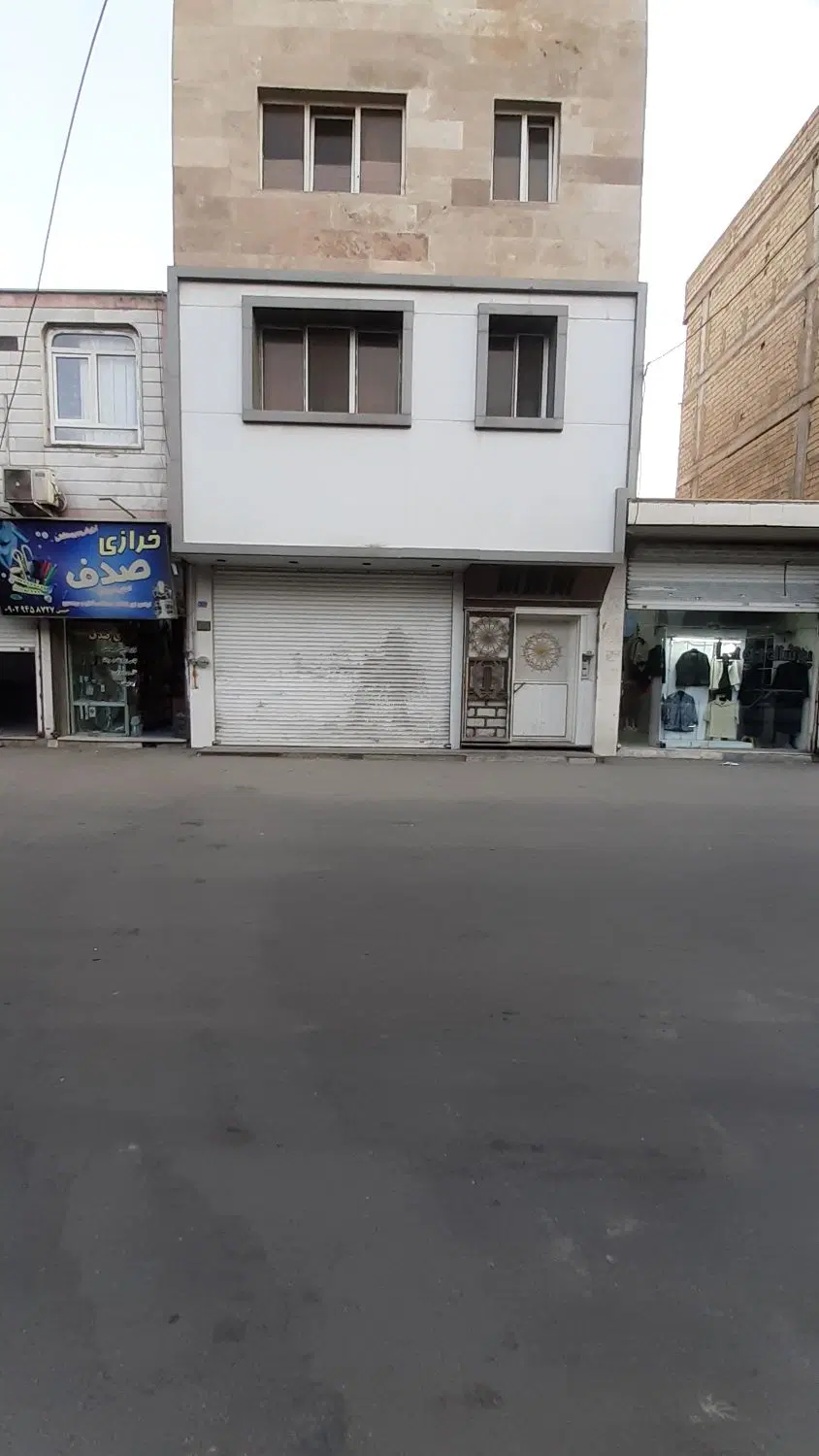 فروش و اجاره یک باب مغازه ۱۵۰ متری(هم کف)