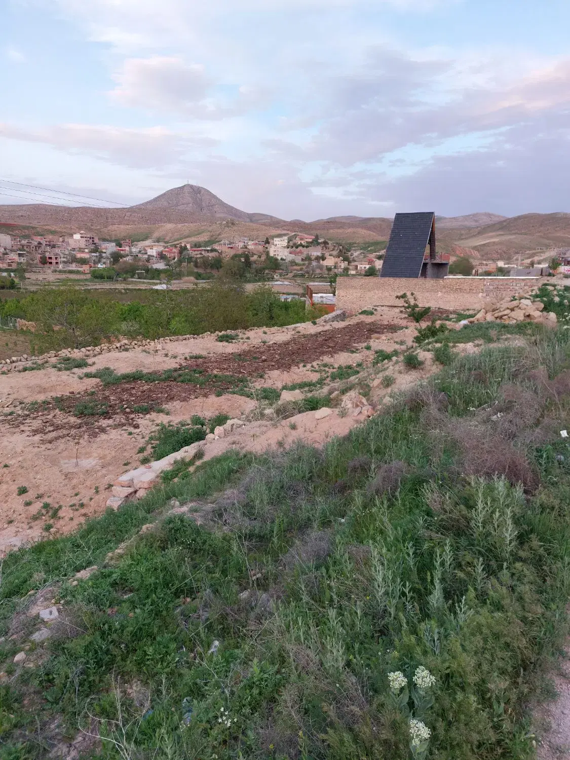 زمین روستای باباامان