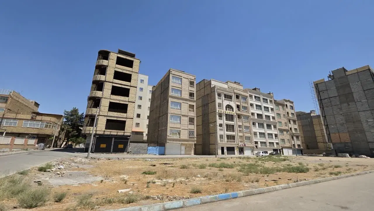140مترزمین_موقعیت ممتاز_مناسب ساخت سرمایه گذاری