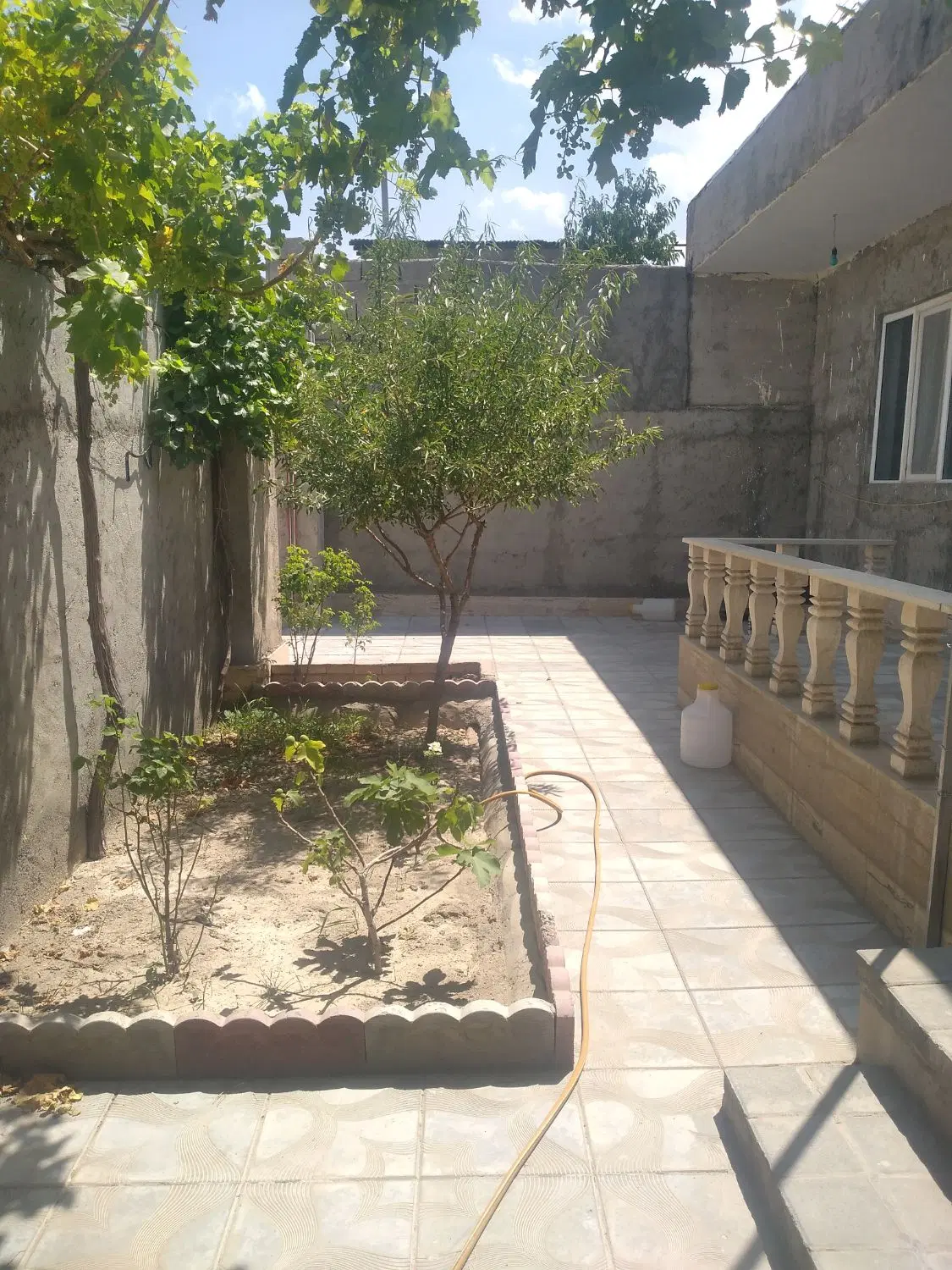 زمین‌نزدیک‌اتوبان‌تبریزسهند۵۸۵متر
