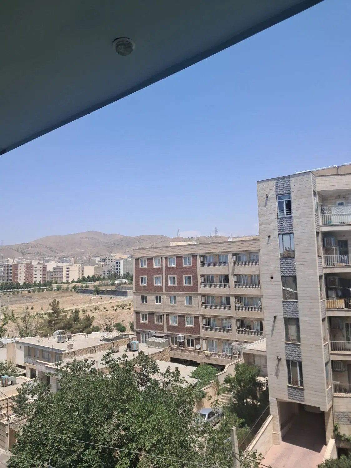 ۱۰۴متری