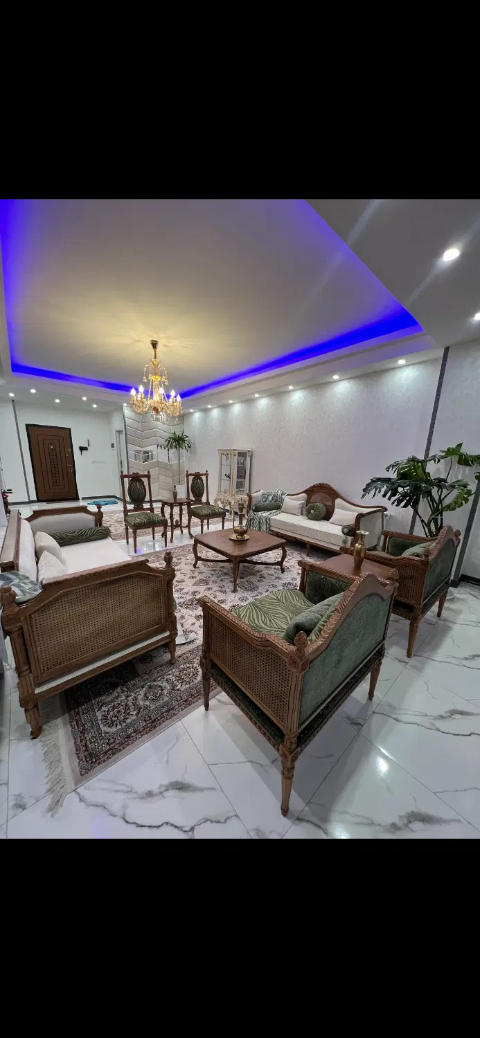 آپارتمان ۱۰۱ متری خوش نقشه